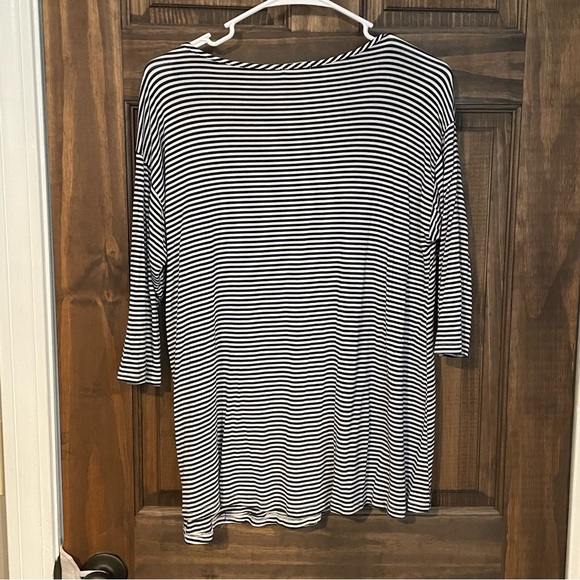 Striped Criss Cross V Neck 3/4 Sleeve Shirt Blouse - Picture 3 of 8